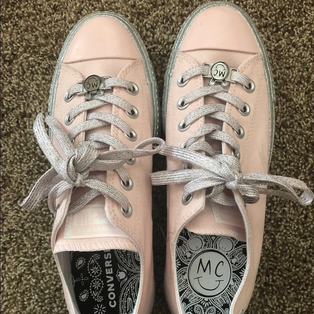 (Reserved until 4/4)Pink and silver Converse!